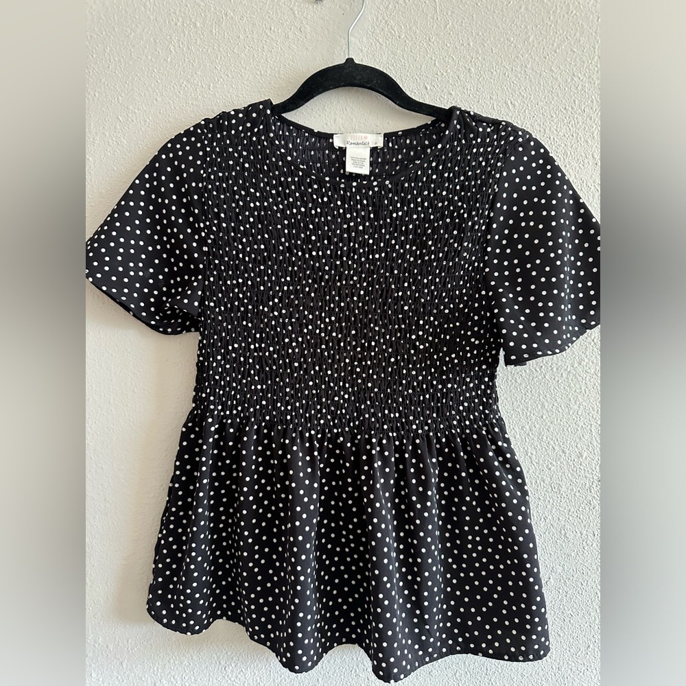 A3- 150 Urban Romantics black & white polka dot cinched short sleeve top size sm
